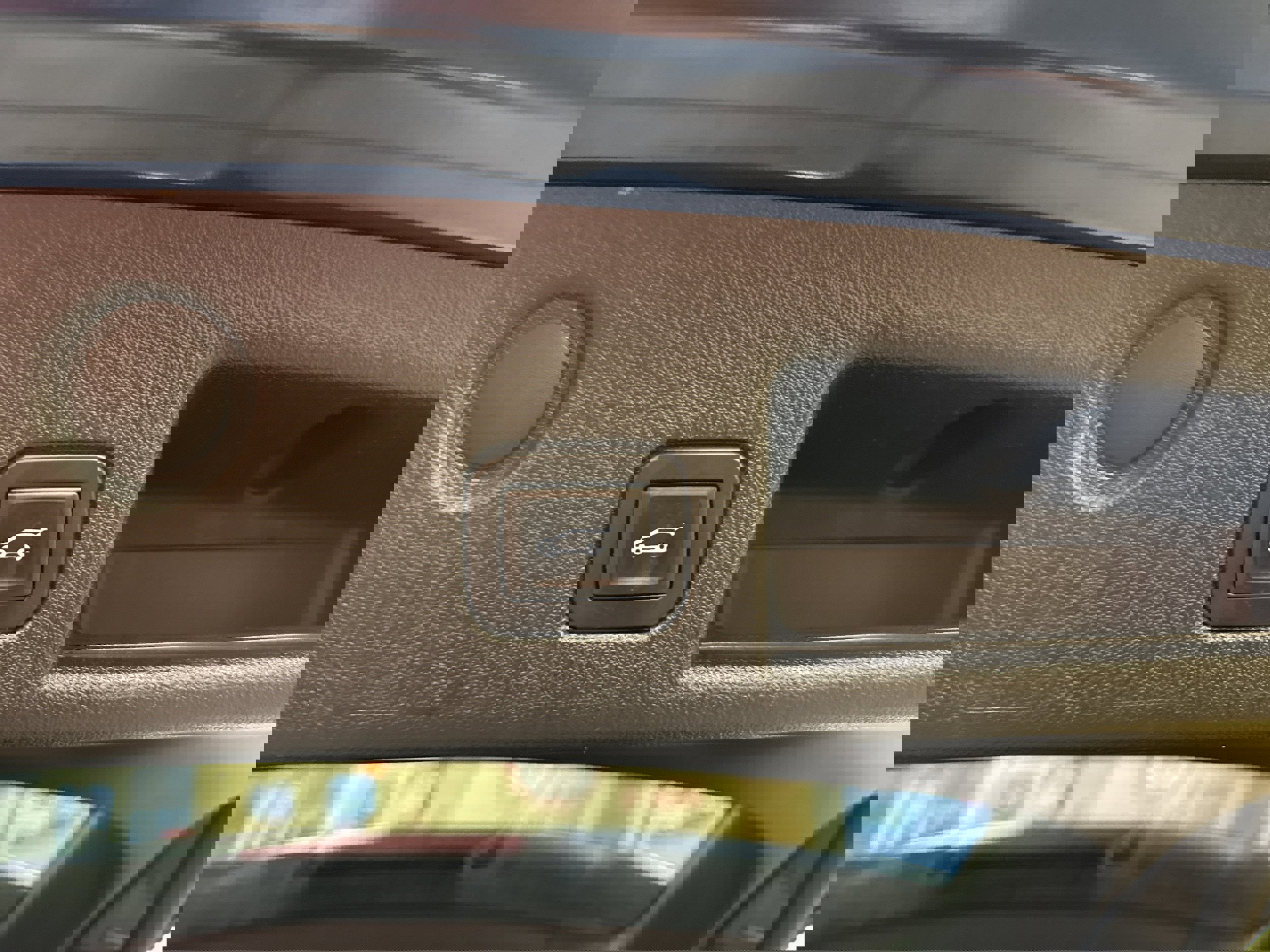 Used 2019 Chevrolet Equinox LT w/ Driver Convenience Package image 41