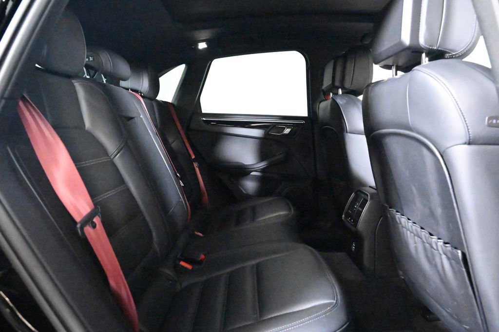 Certified 2023 Porsche Macan S AWD/4WD image 19