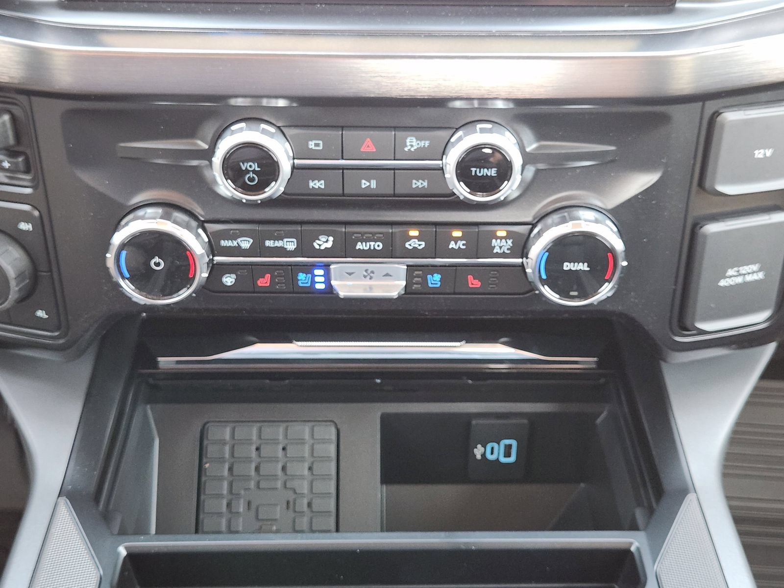 New 2026 Ford F250 Lariat w/ Black Appearance Package AWD/4WD image 19