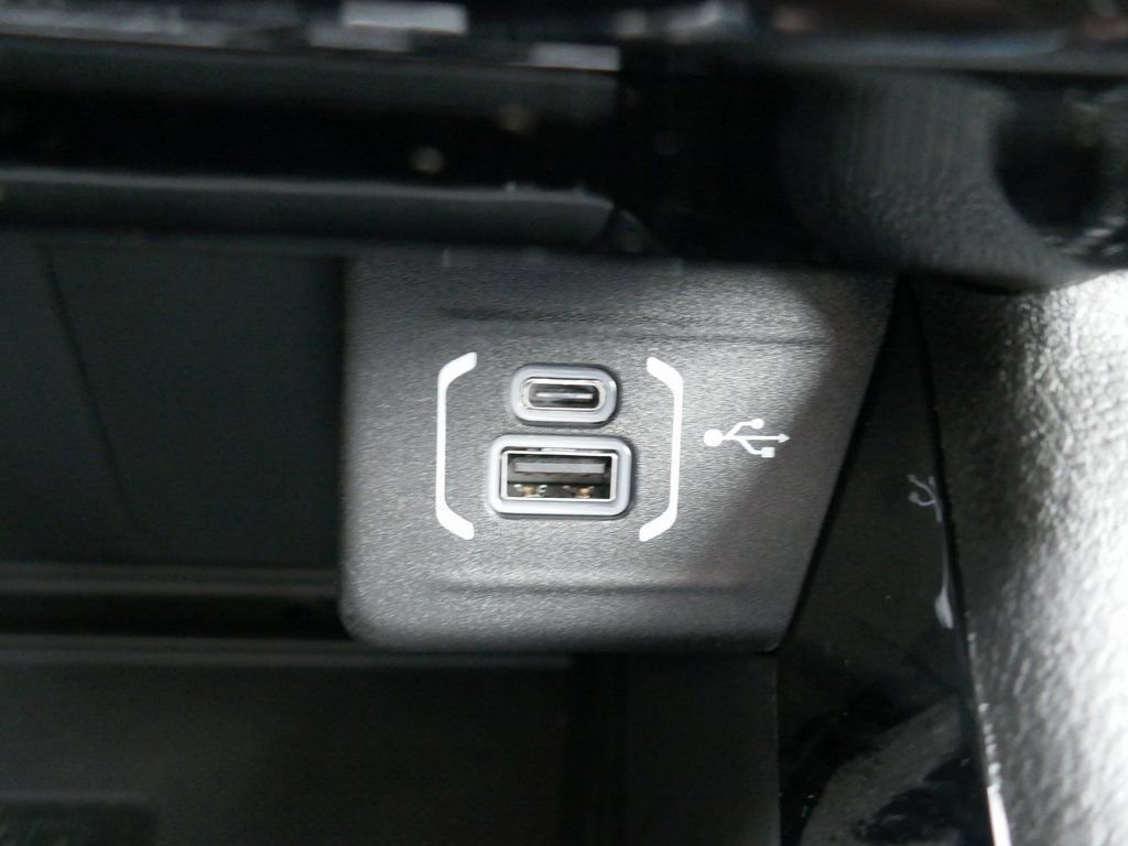 New 2026 Jeep Compass Latitude w/ Sun and Sound Group image 17