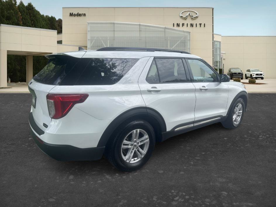 Used 2022 Ford Explorer XLT w/ Equipment Group 202A RWD image 5
