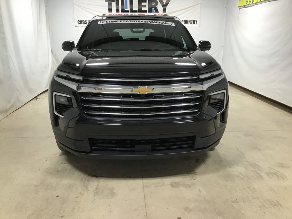 New 2026 Chevrolet Traverse LT w/ Sun and Wheel Package image 2