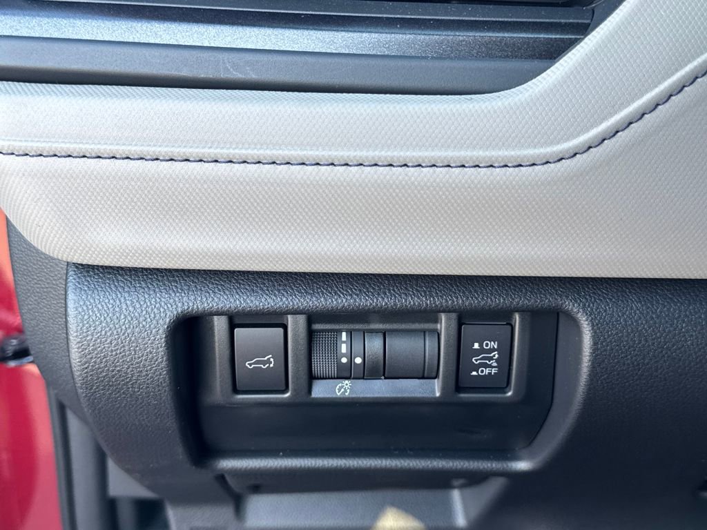 Used 2025 Subaru Forester Premium w/ Convenience Package #2 image 31