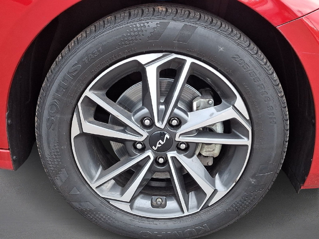Used 2024 Kia Forte LXS FWD image 5