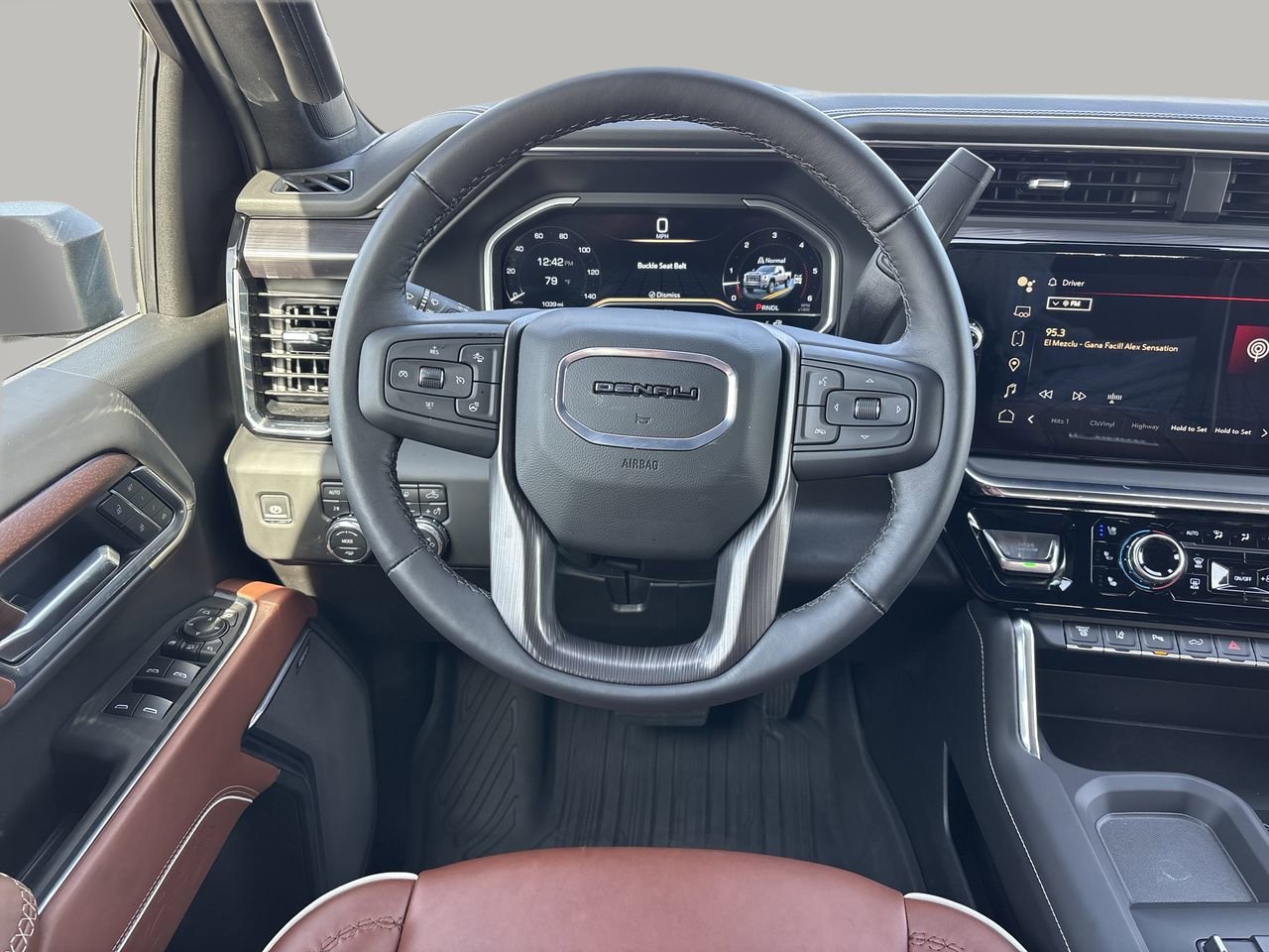 Used 2025 GMC Sierra 2500 Denali Ultimate image 14