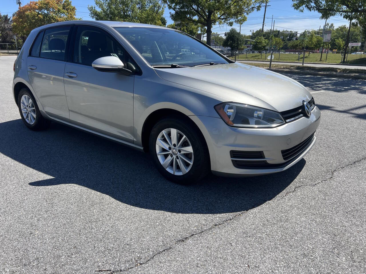 Used 2015 Volkswagen Golf SE image 4