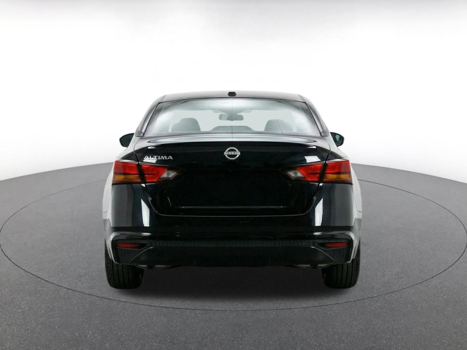 Used 2025 Nissan Altima 2.5 SV FWD image 7