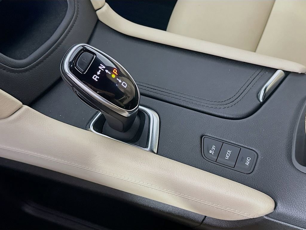 Used 2019 Cadillac XT5 AWD image 16