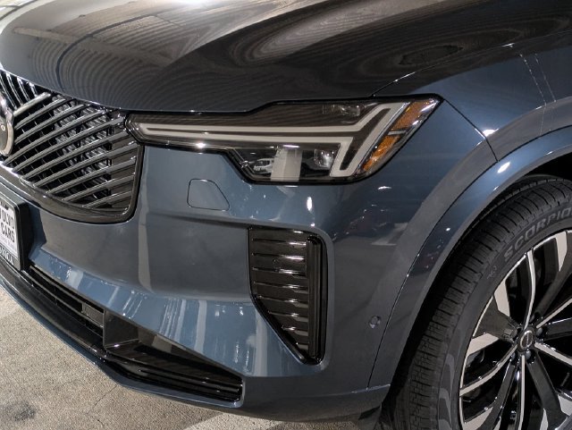 New 2026 Volvo XC90 T8 Ultra w/ Protection Package AWD/4WD image 9
