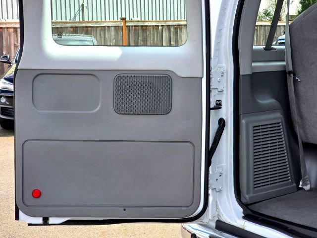 Used 2011 Ford E-350 and Econoline 350 XLT image 40