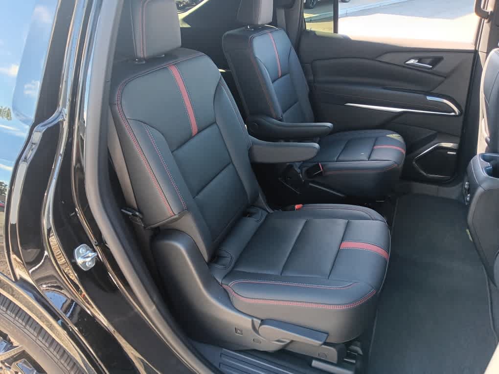 Used 2024 Chevrolet Traverse RS AWD/4WD image 17