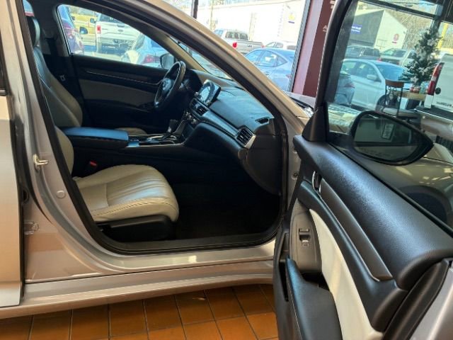 Used 2018 Honda Accord LX image 21