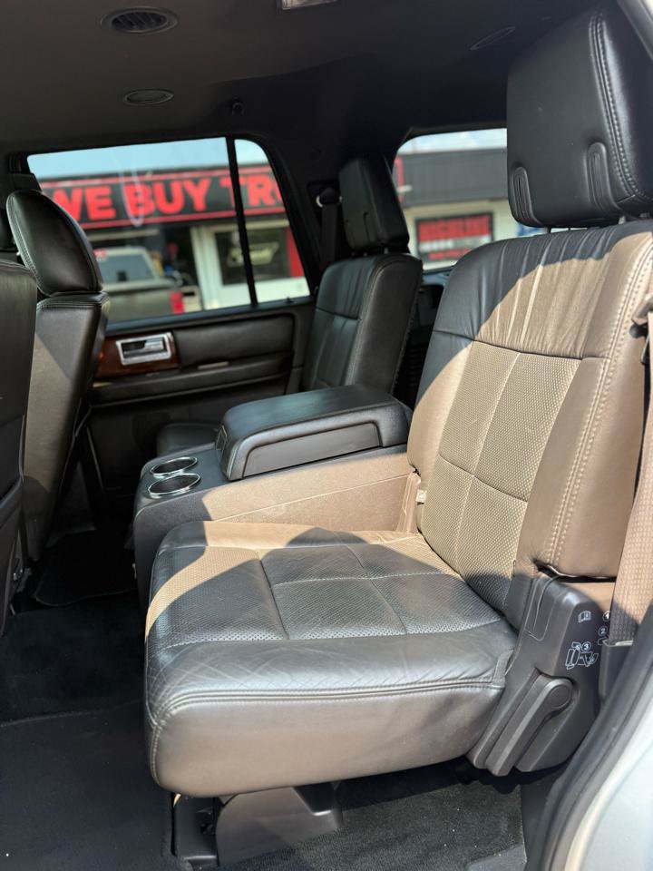 Used 2012 Lincoln Navigator 2WD image 14