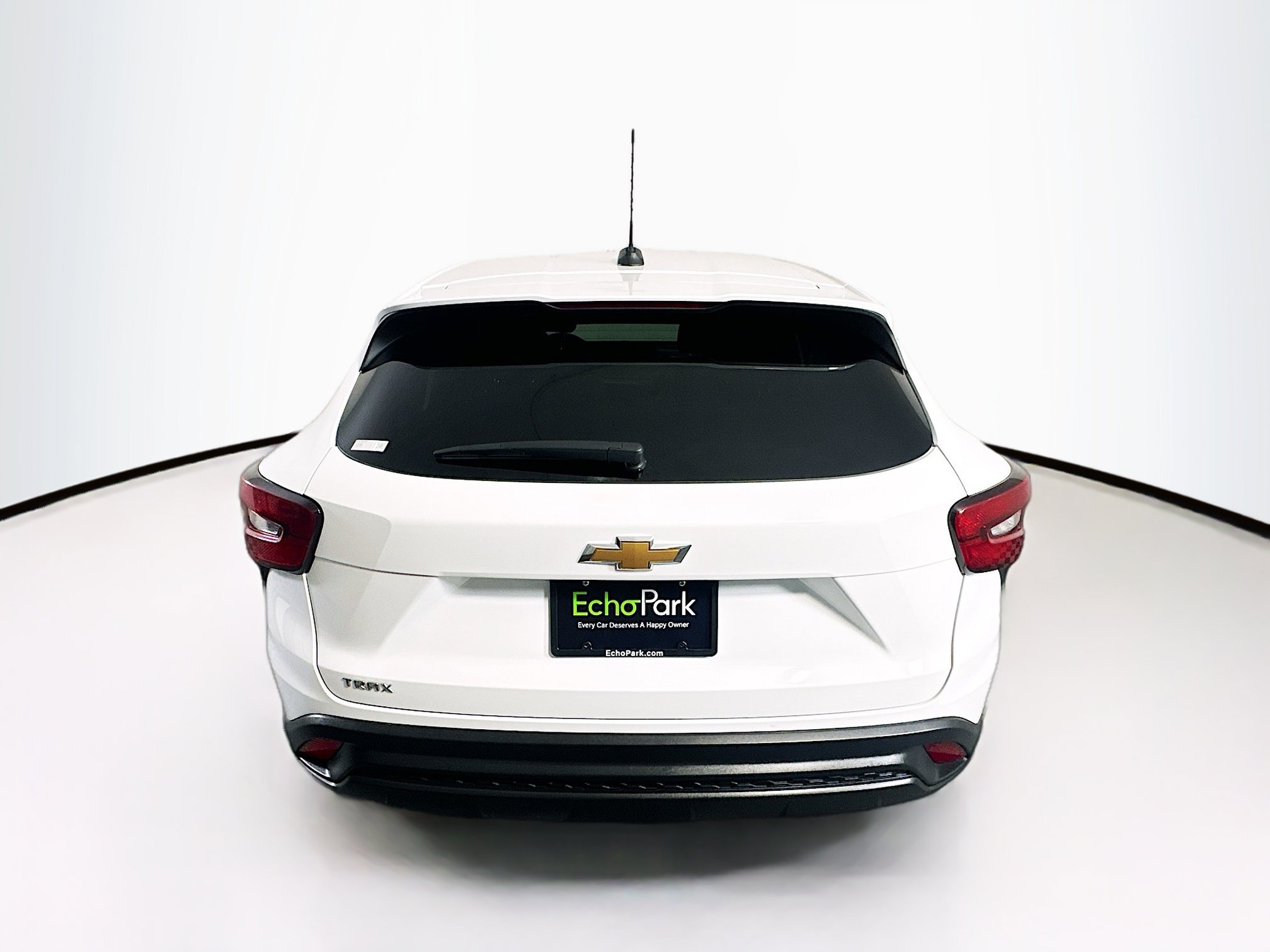 Used 2025 Chevrolet Trax LS FWD image 7