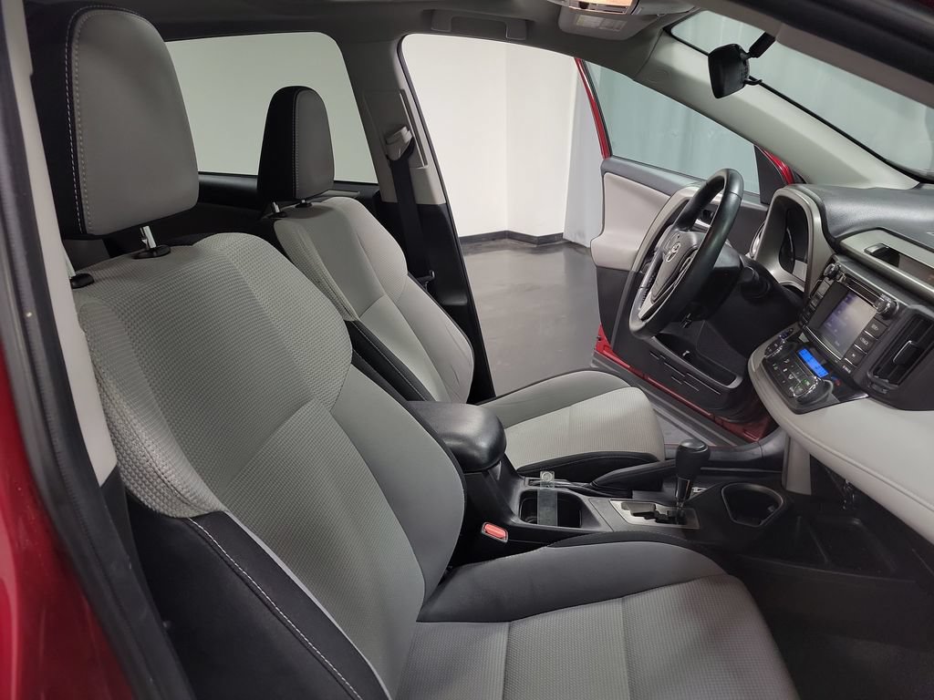 Used 2018 Toyota RAV4 XLE AWD/4WD image 25