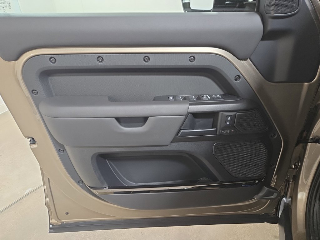 New 2026 Land Rover Defender 110 OCTA AWD/4WD image 24