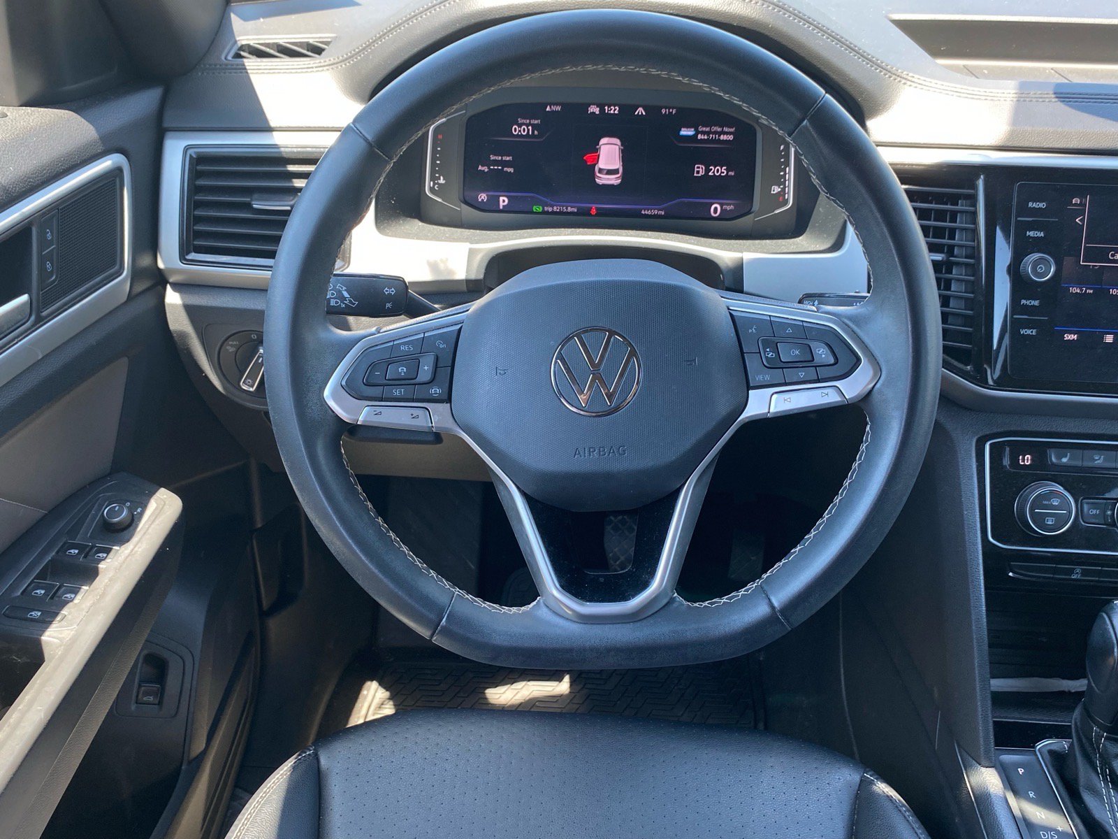 Certified 2023 Volkswagen Atlas Cross Sport SE w/ Panoramic Sunroof Package AWD/4WD image 4