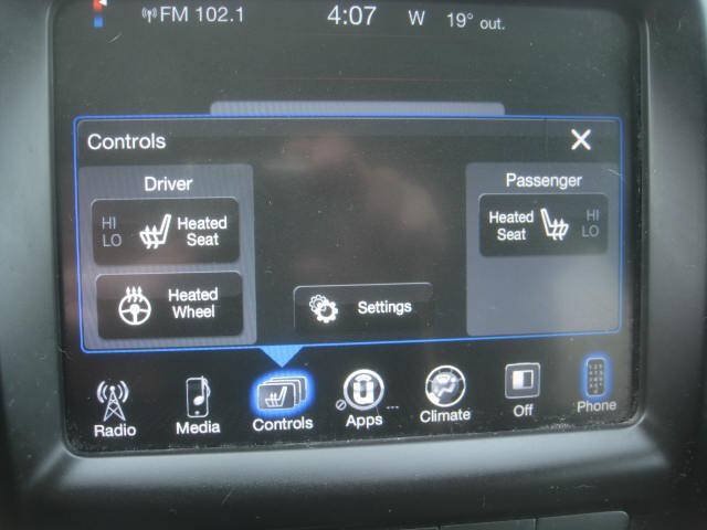 Used 2015 Jeep Cherokee Latitude w/ Cold Weather Group AWD/4WD image 26