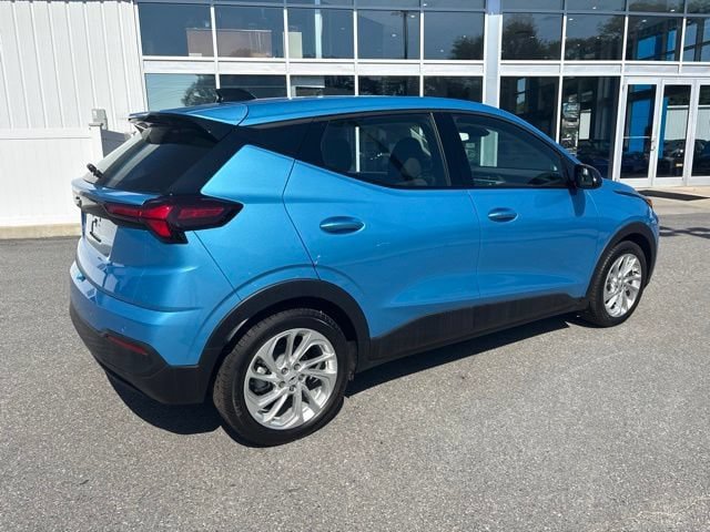 Used 2027 Chevrolet Bolt LT w/ Comfort Package FWD image 5
