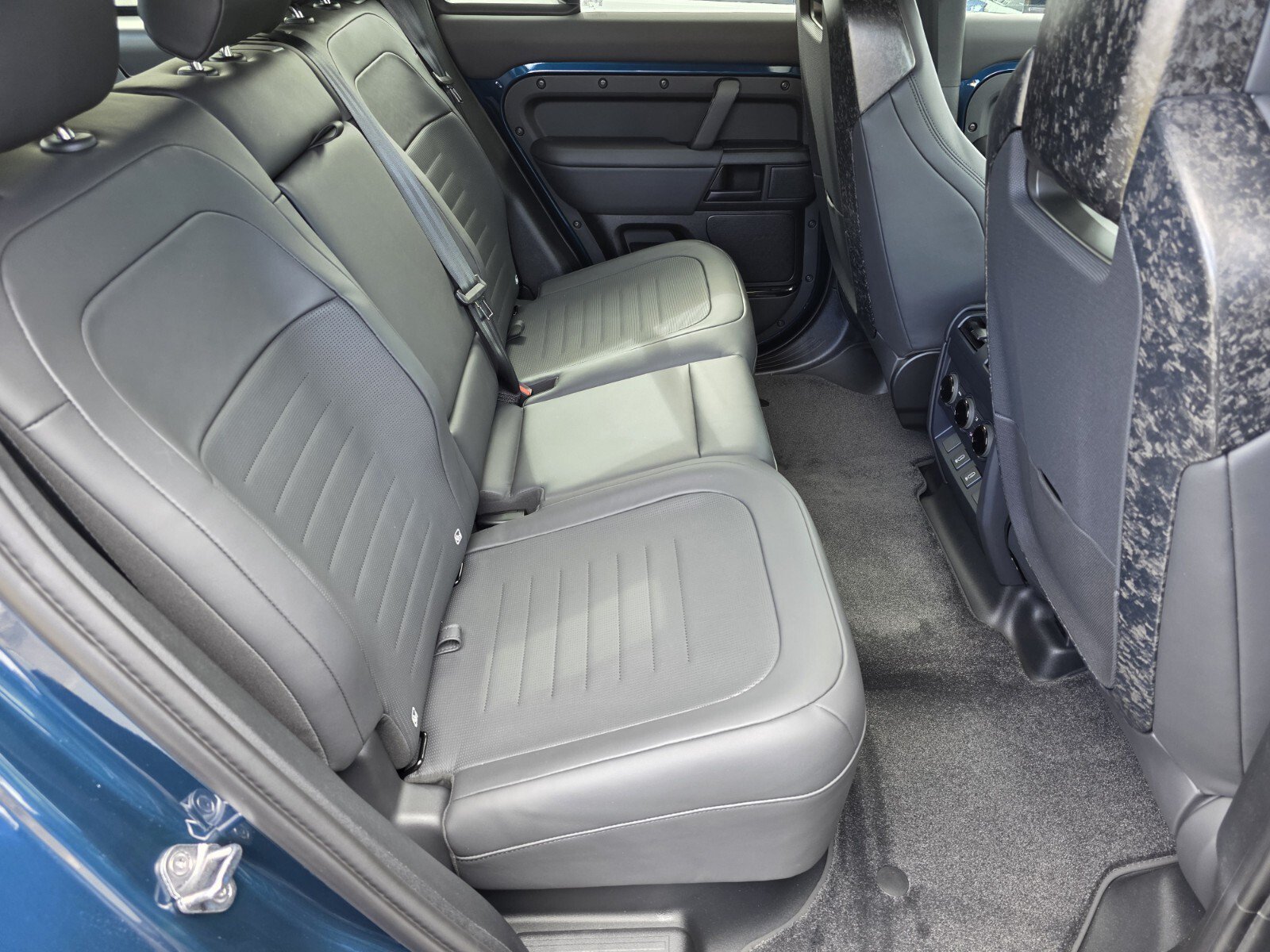 New 2026 Land Rover Defender 110 OCTA AWD/4WD image 5