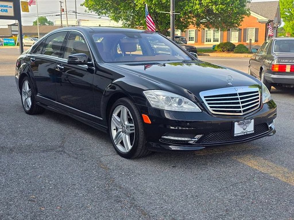 Used 2013 Mercedes-Benz S 550 4MATIC image 3