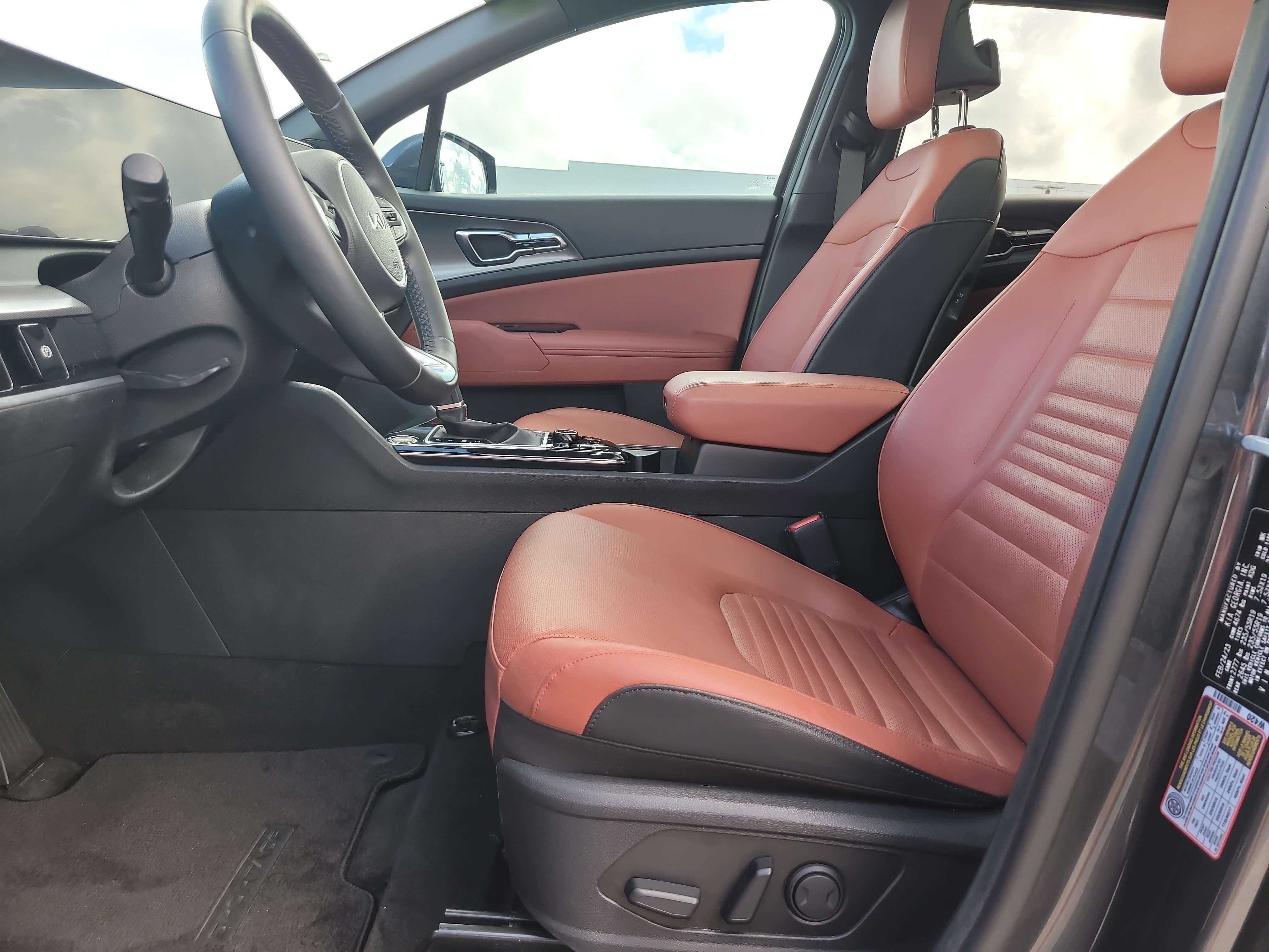 Used 2023 Kia Sportage SX FWD image 17