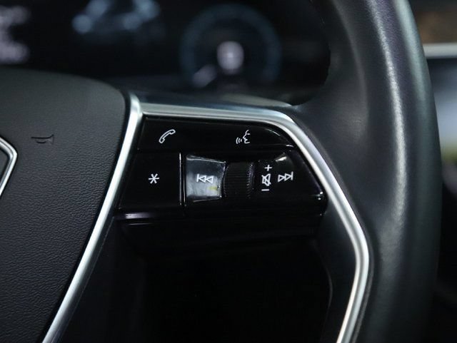 Used 2022 Audi e-tron Premium AWD/4WD image 28