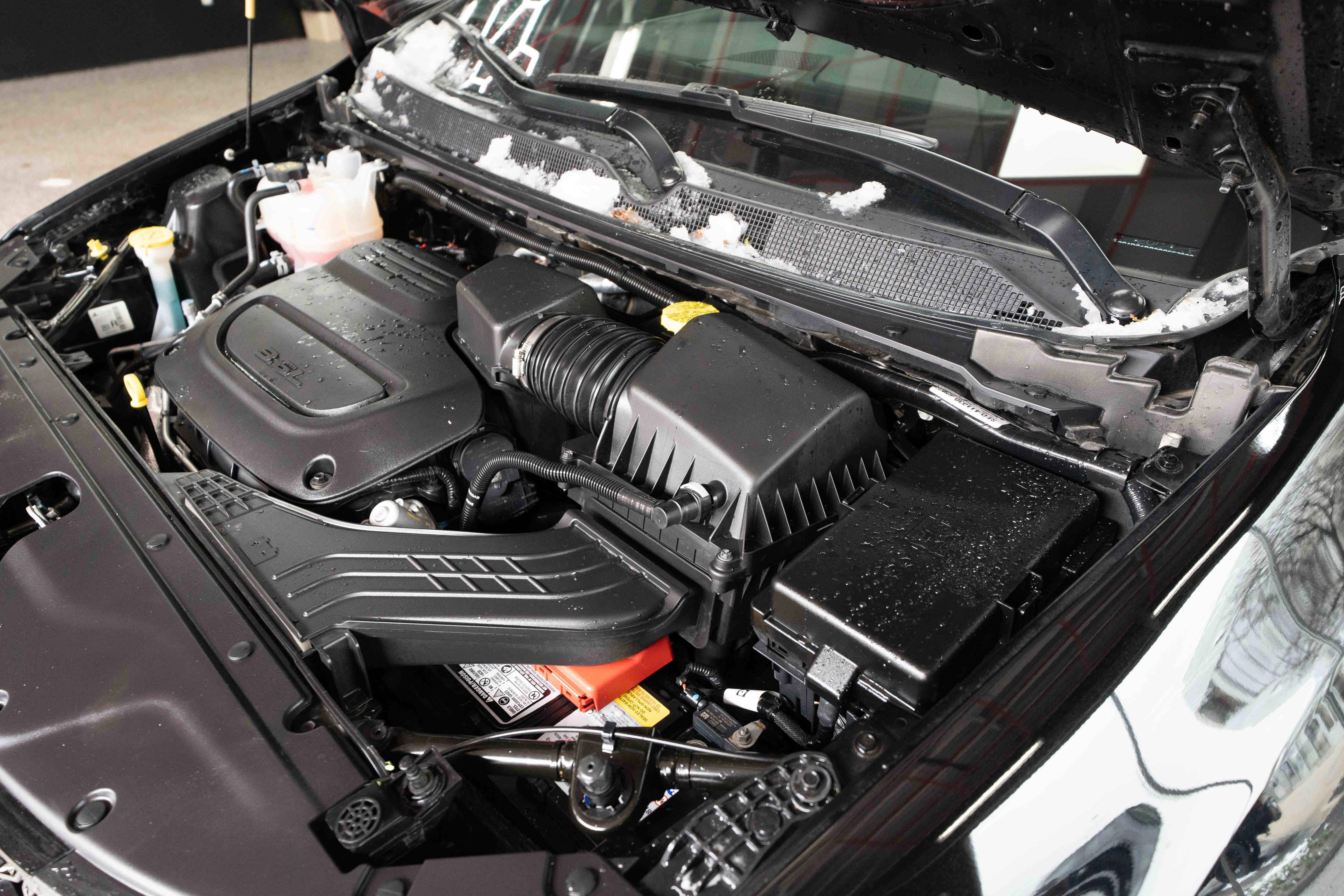 Used 2025 Chrysler Pacifica Select image 34