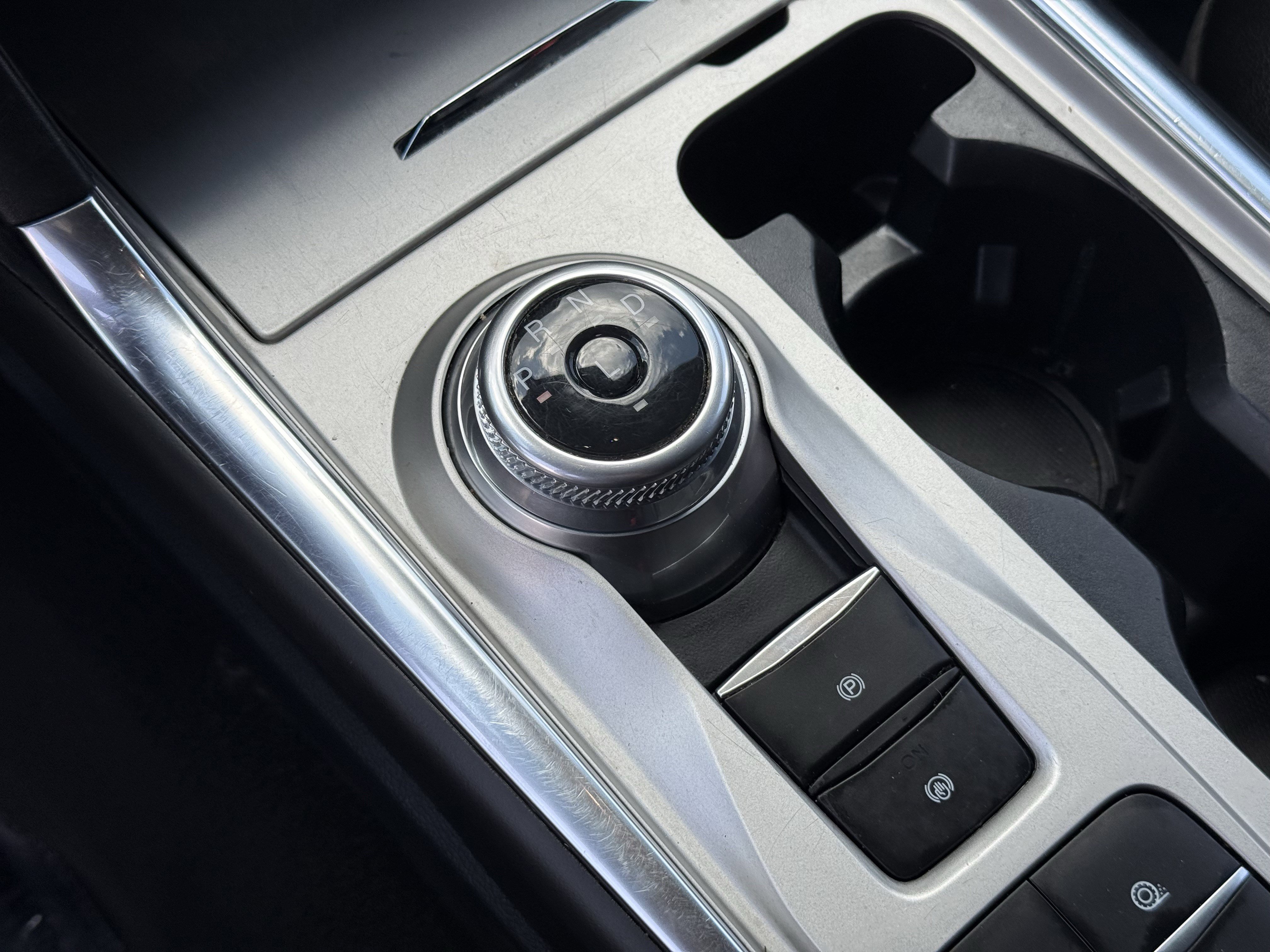 Used 2022 Ford Explorer Limited image 23