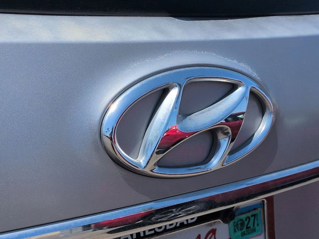 Used 2018 Hyundai Santa Fe SE FWD image 32
