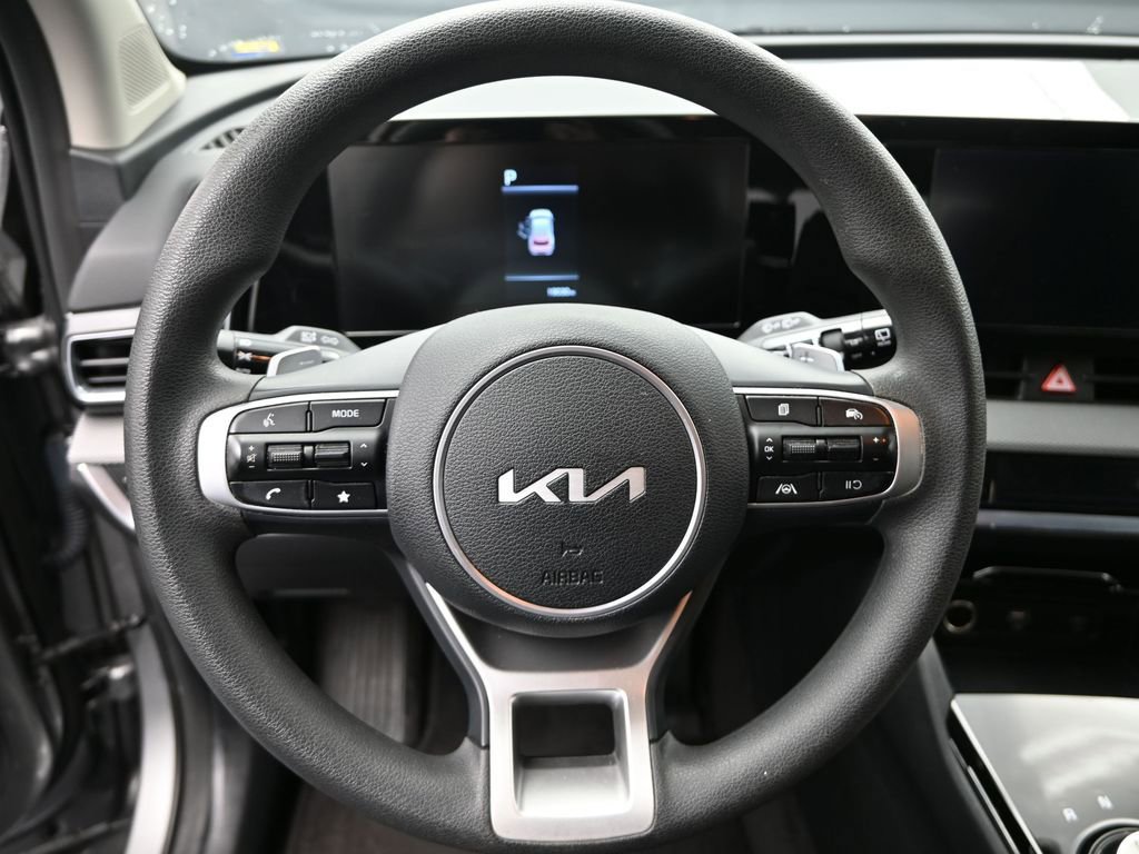 Used 2024 Kia Sportage LX image 16