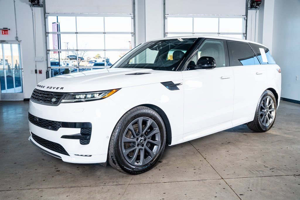 Used 2024 Land Rover Range Rover Sport Dynamic SE image 11