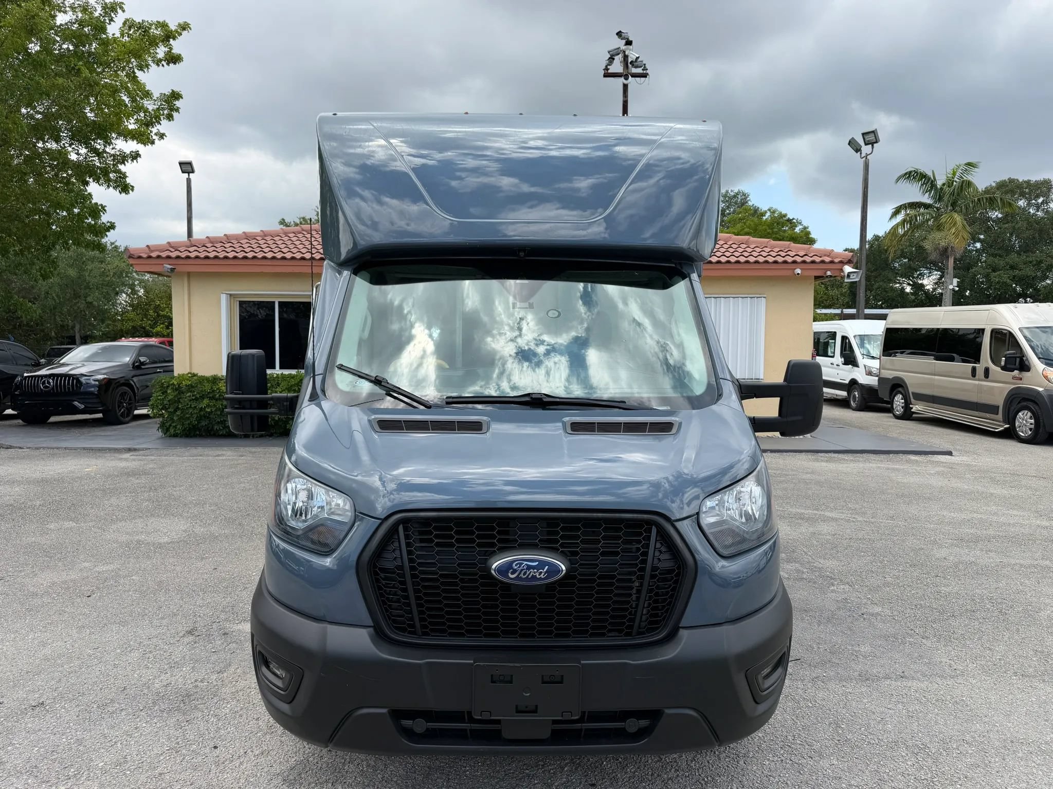 Used 2022 Ford Transit 350 178 DRW RWD image 11