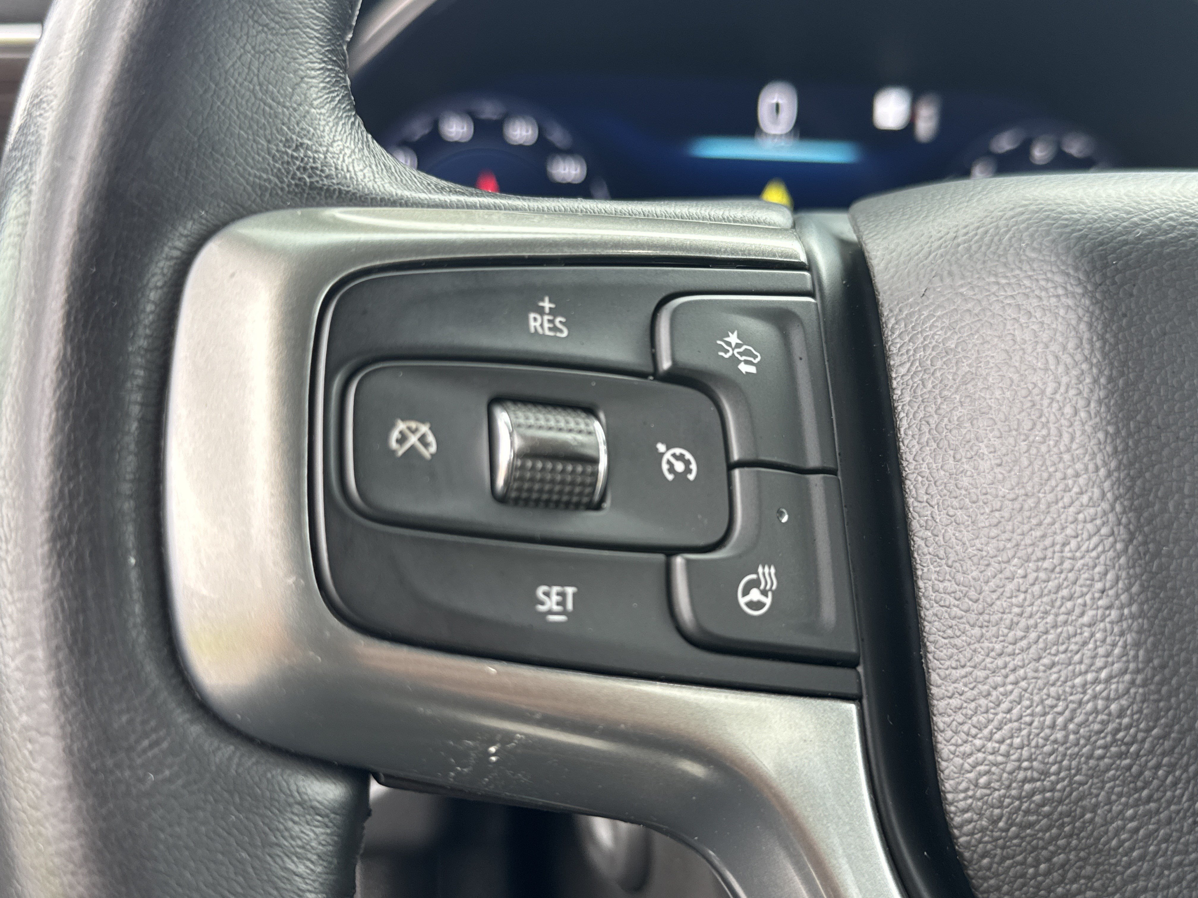 Used 2022 Chevrolet Suburban LT w/ Luxury Package AWD/4WD image 20