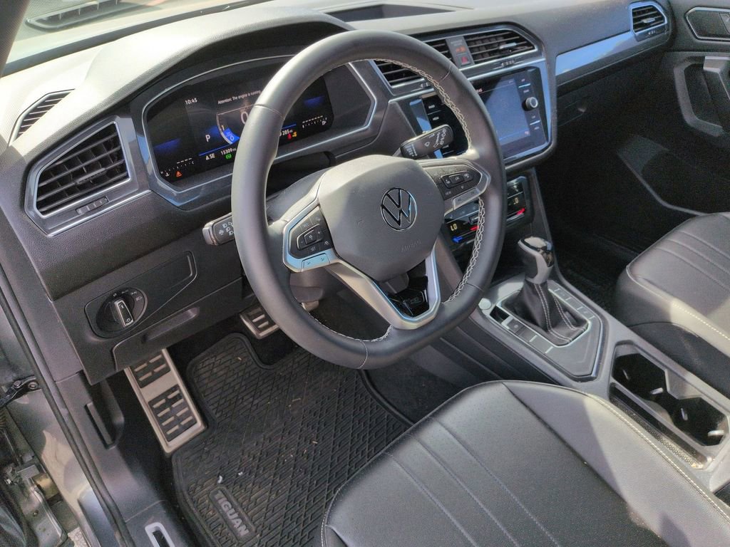 Used 2023 Volkswagen Tiguan SE R-Line image 10