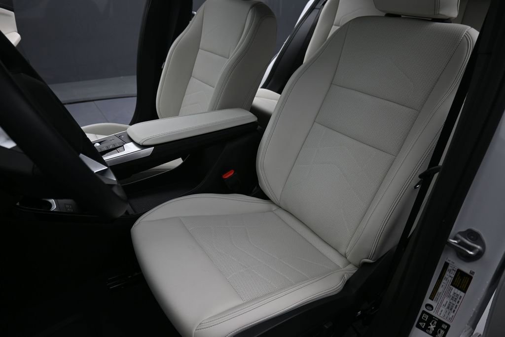 New 2026 BMW X2 xDrive28i w/ Technology Package AWD/4WD image 11