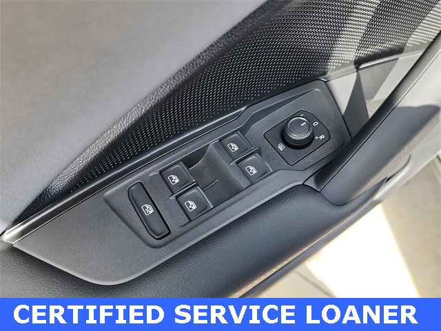 New 2025 Volkswagen Tiguan SE image 11