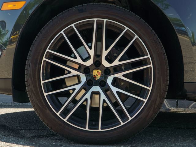 Certified 2026 Porsche Macan AWD/4WD image 12