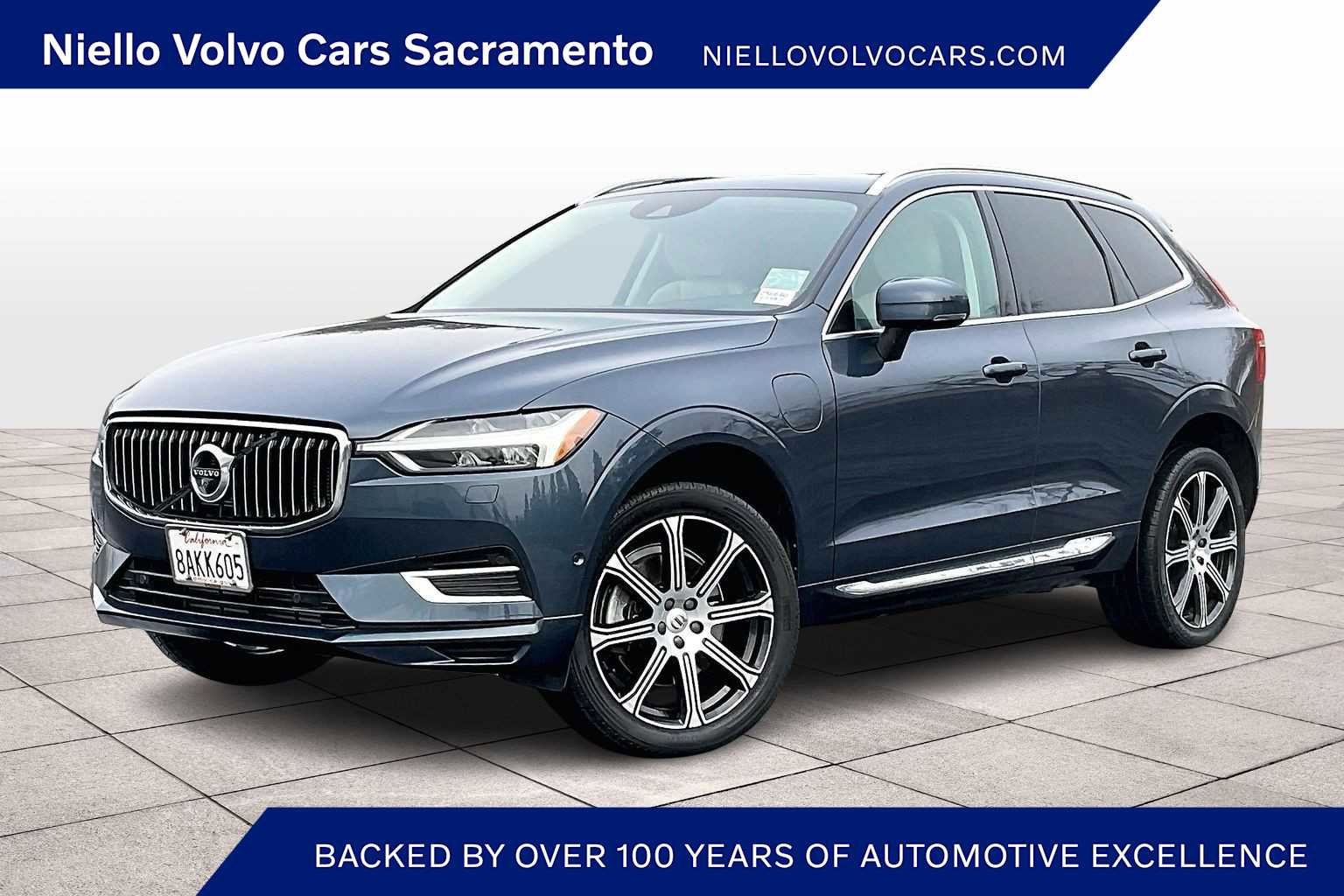 Used 2018 Volvo XC60 T8 Inscription w/ Advanced Package image 1