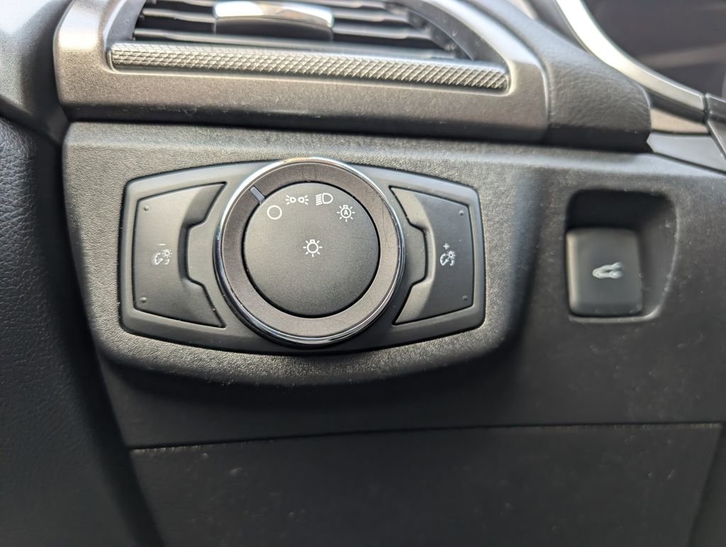 Used 2019 Ford Fusion SE image 30