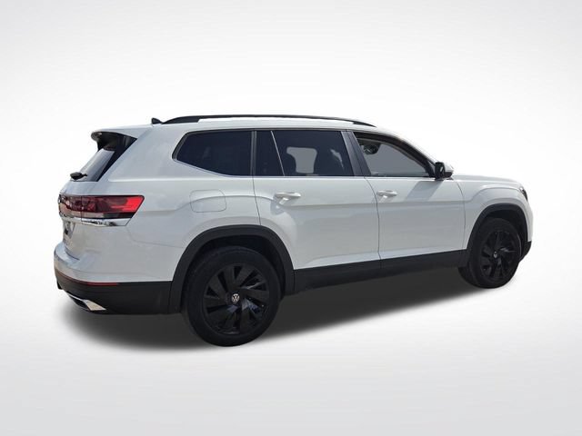 Used 2024 Volkswagen Atlas SE w/ Panoramic Sunroof Package FWD image 9