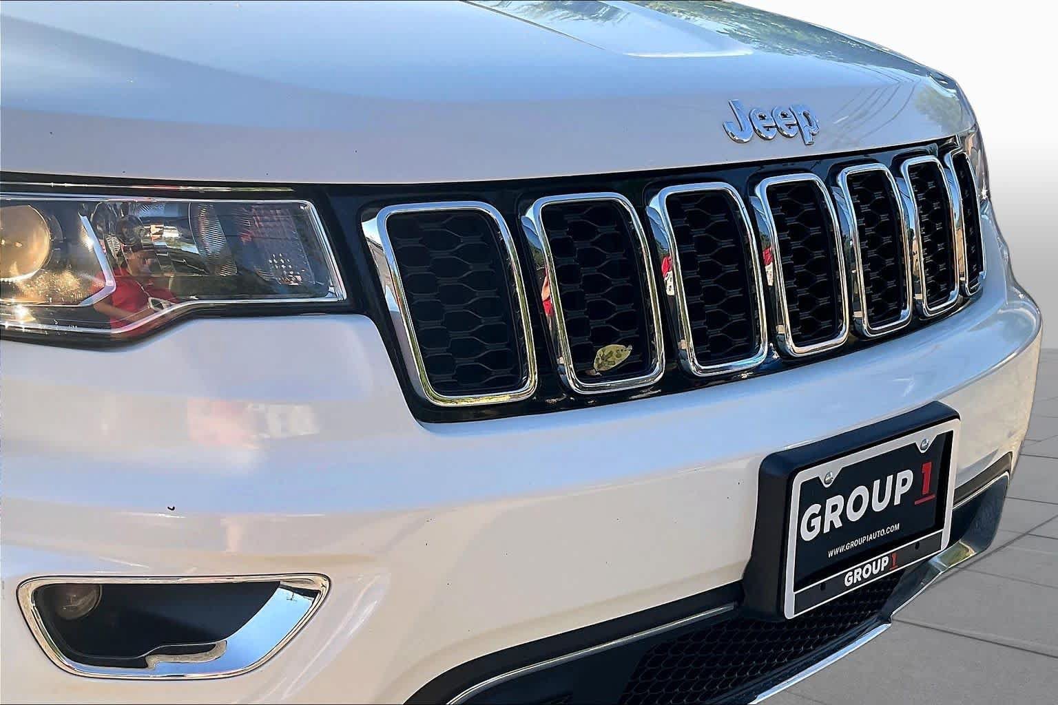 Used 2017 Jeep Grand Cherokee Limited AWD/4WD image 27