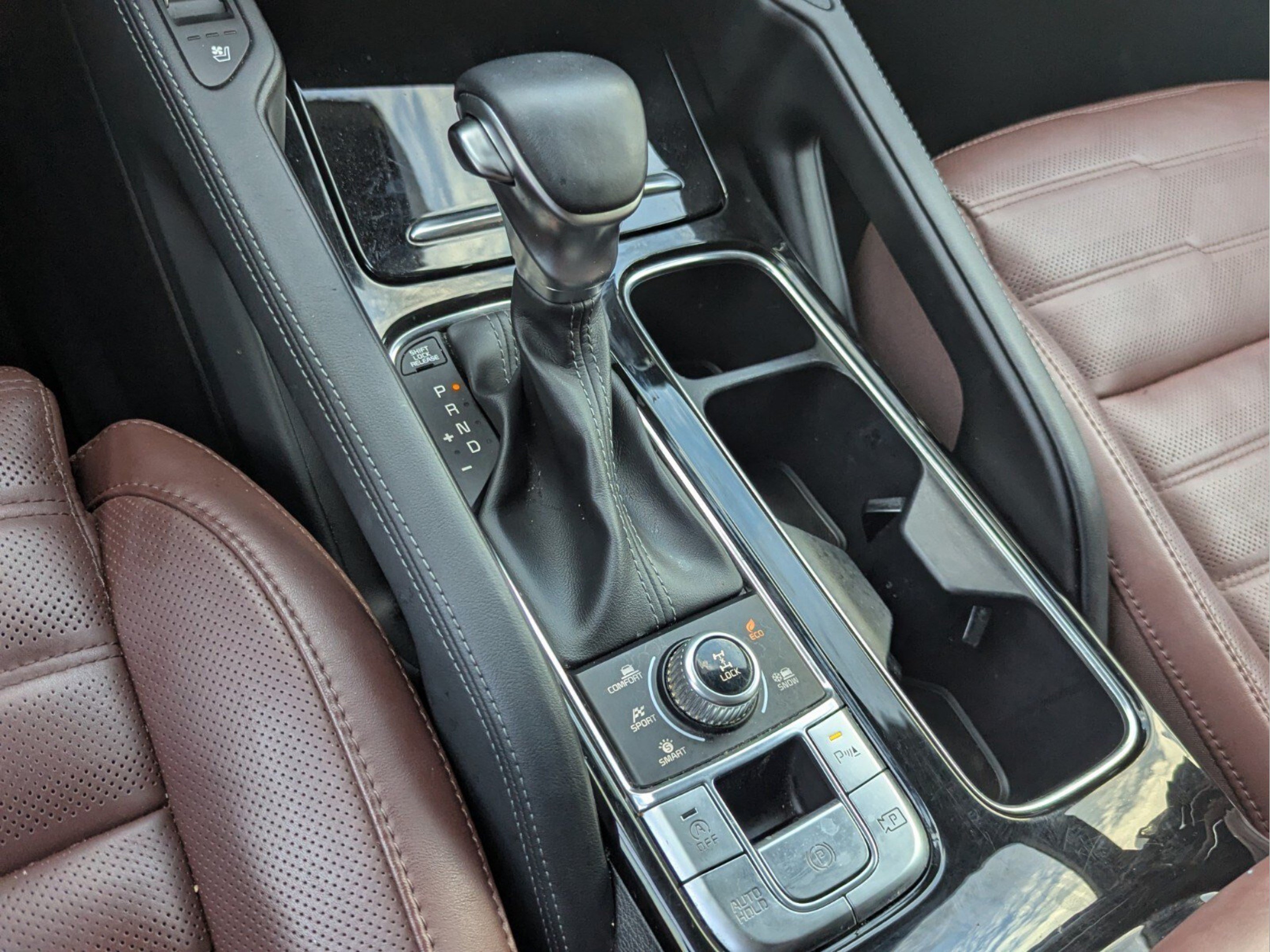 Certified 2024 Kia Telluride SX Prestige AWD/4WD image 17