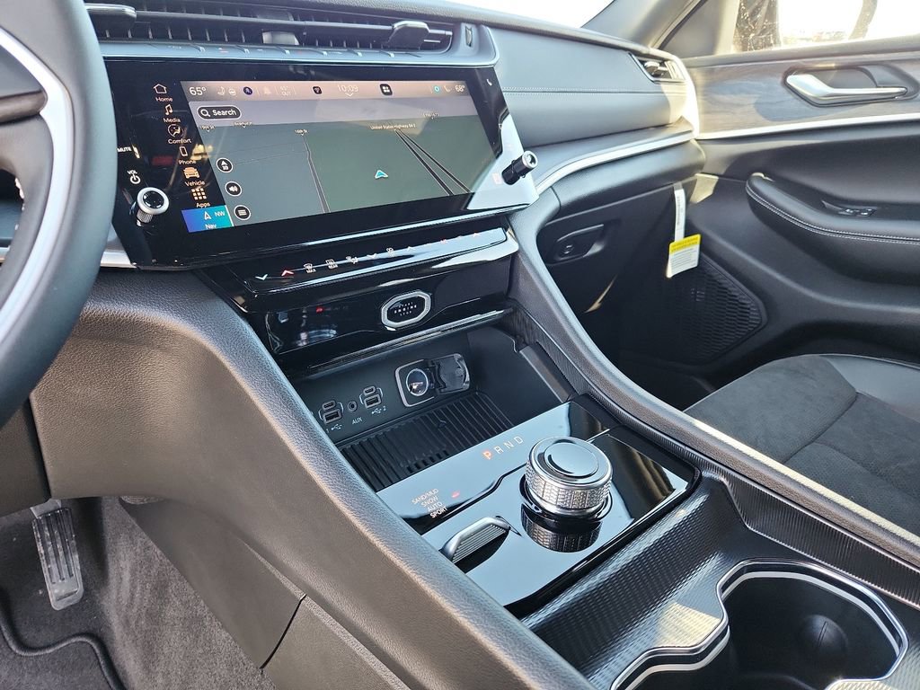 New 2026 Jeep Grand Cherokee L Laredo image 30