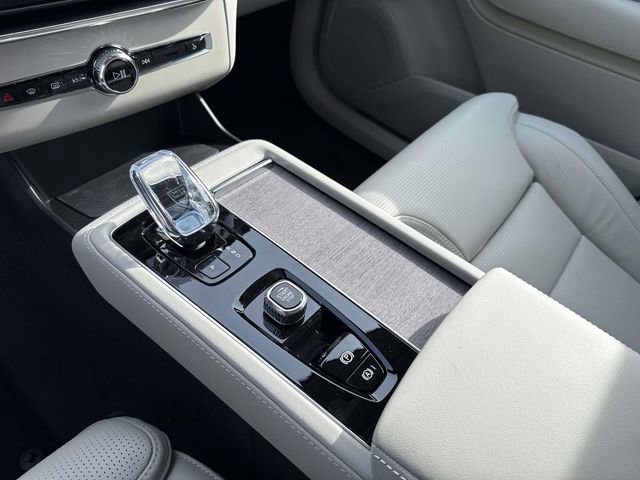 New 2026 Volvo XC90 B6 Ultra w/ Protection Package image 27