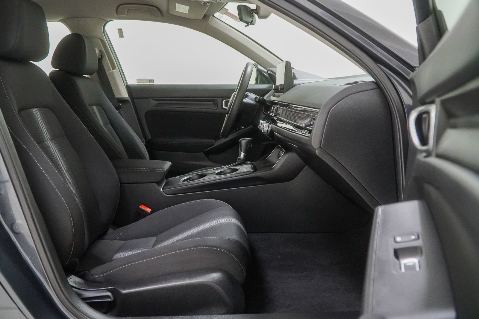 Used 2023 Honda Civic LX image 32