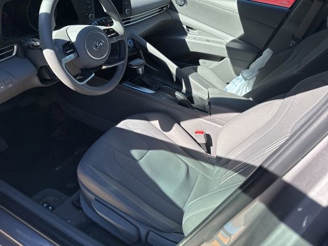 Used 2023 Hyundai Elantra SEL image 14