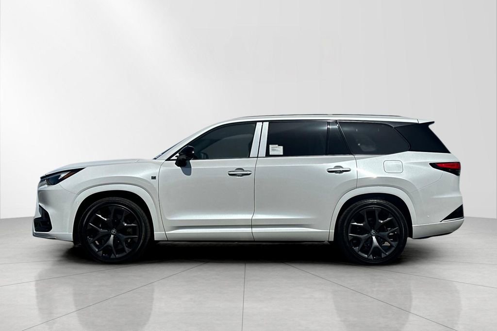 New 2026 Lexus TX 500h AWD image 3