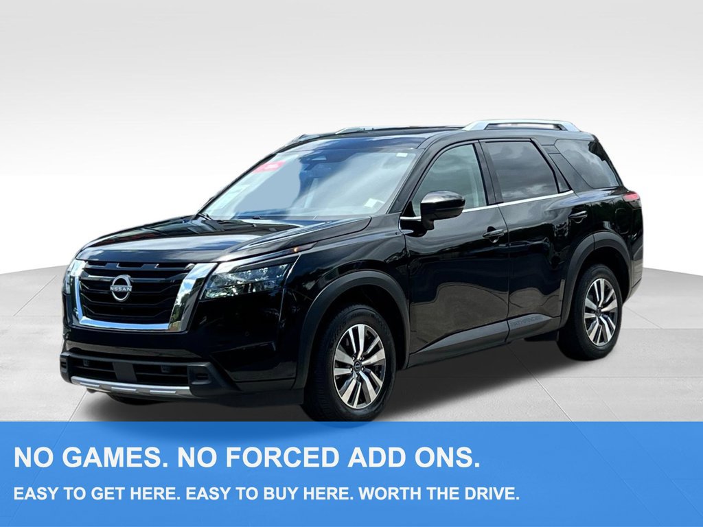 Used 2025 Nissan Pathfinder SL FWD image 1