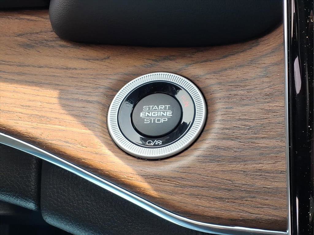 Used 2023 Jeep Grand Cherokee Summit w/ Advanced Protech Group IV image 25